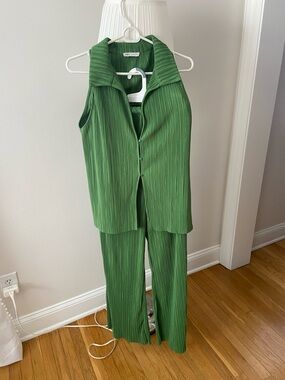 Zara Sleeveless Green Pleated Wide-Leg pant and top  set